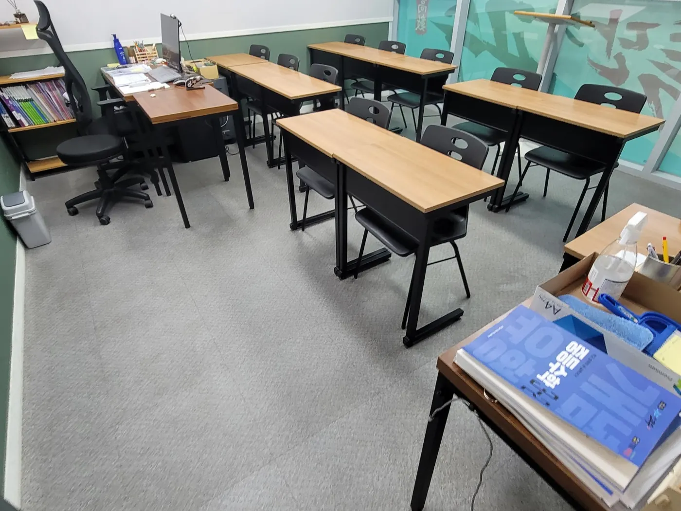 조종면 학원청소 시공 현장 — 강의실 마감