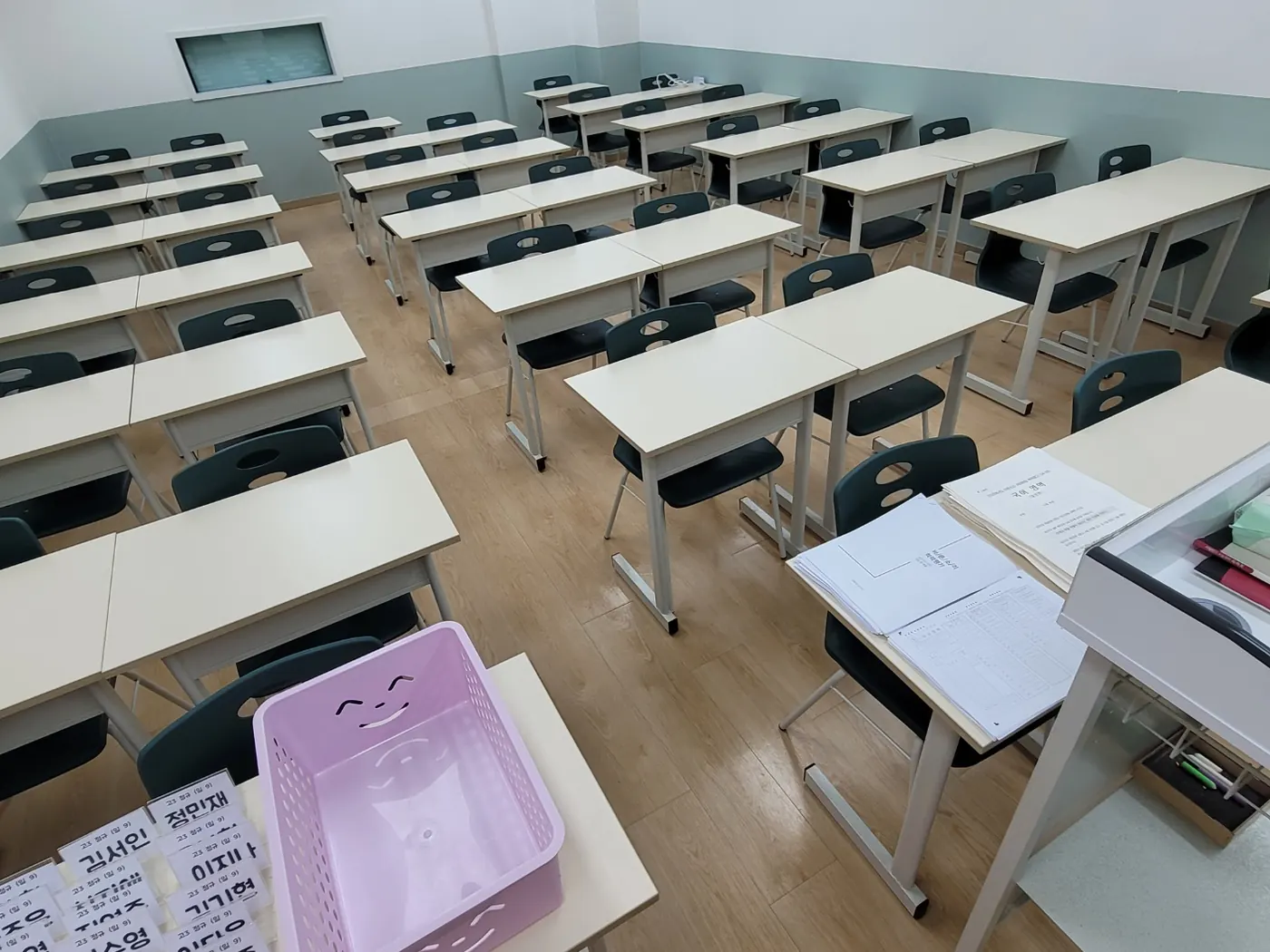 연천군 학원청소 시공 현장 — 강의실 마감
