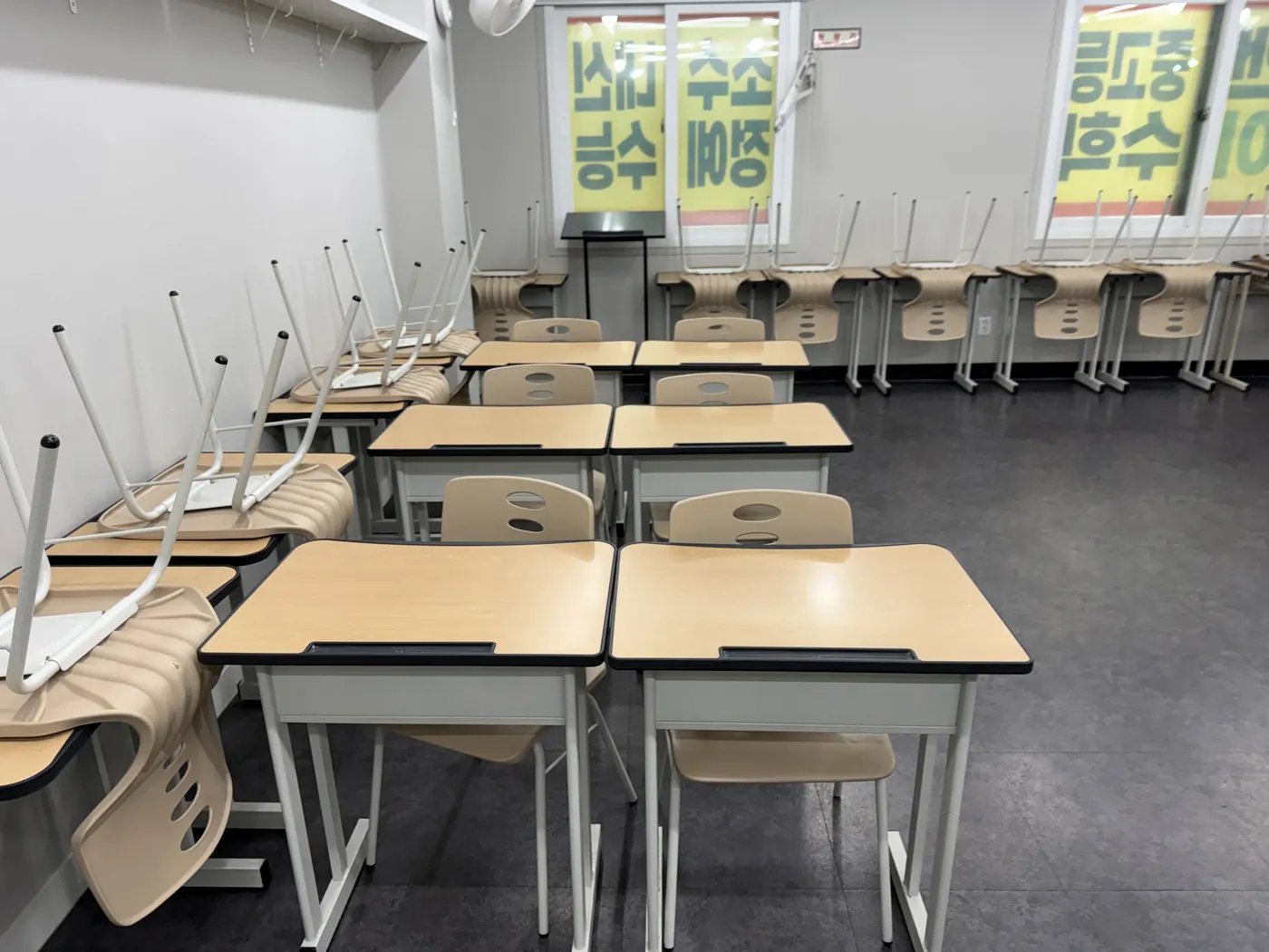 경기북부 학원청소 시공 현장 — 강의실 정리