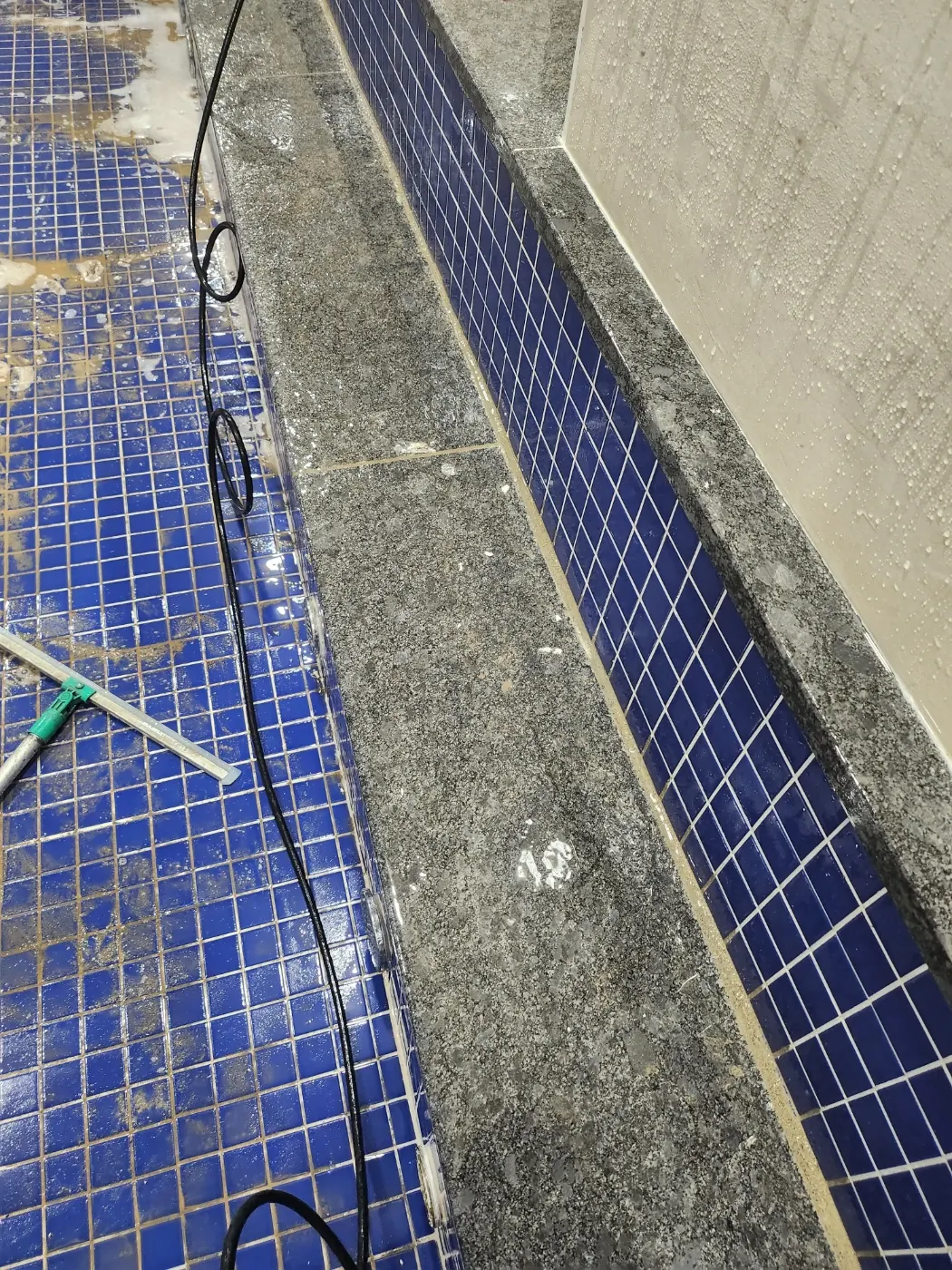 양주시 목욕탕청소 시공 현장 — 욕조 관리