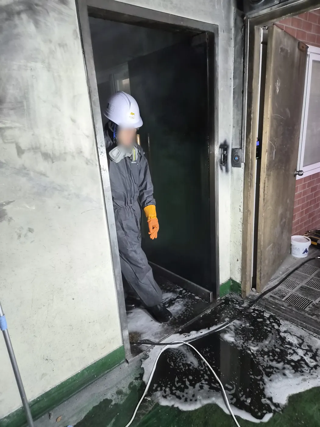 세척 진행 — 백학면 화재청소 현장