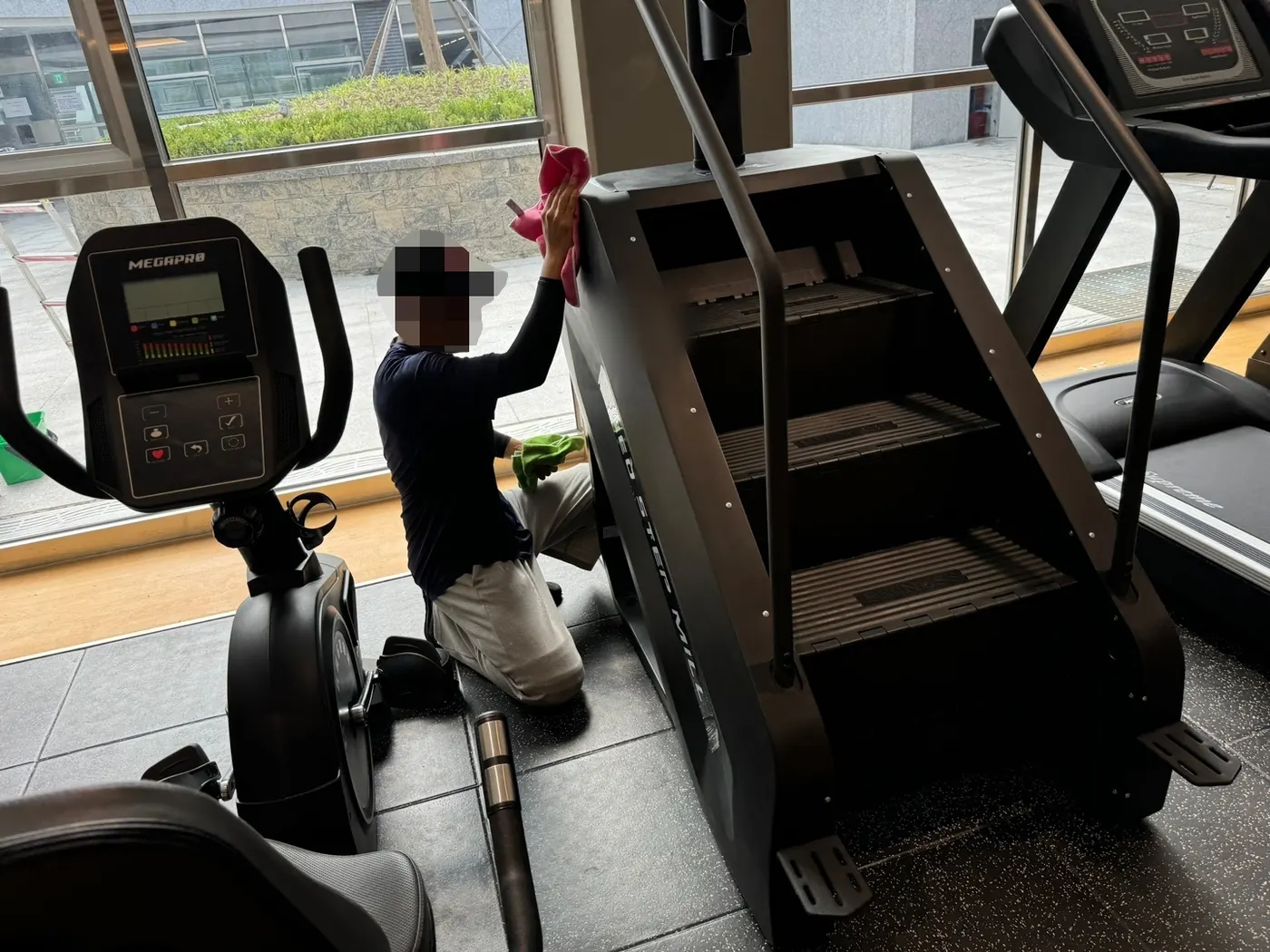 세정 진행 — 오남읍 헬스장청소 현장