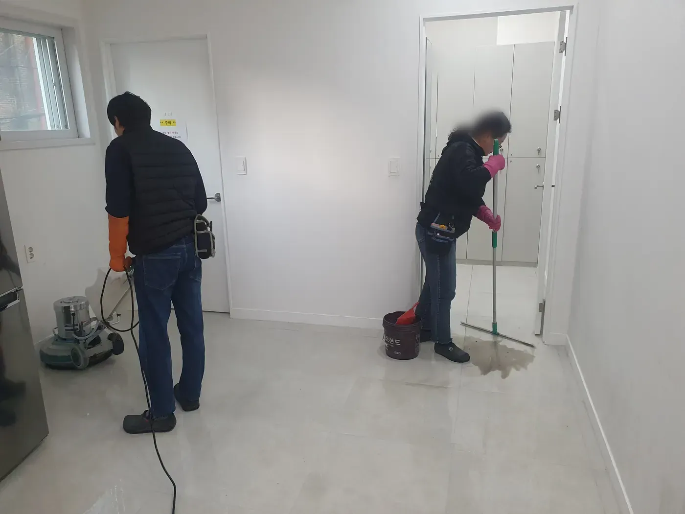 바닥 기계 세정 — 고읍동 병원청소 현장
