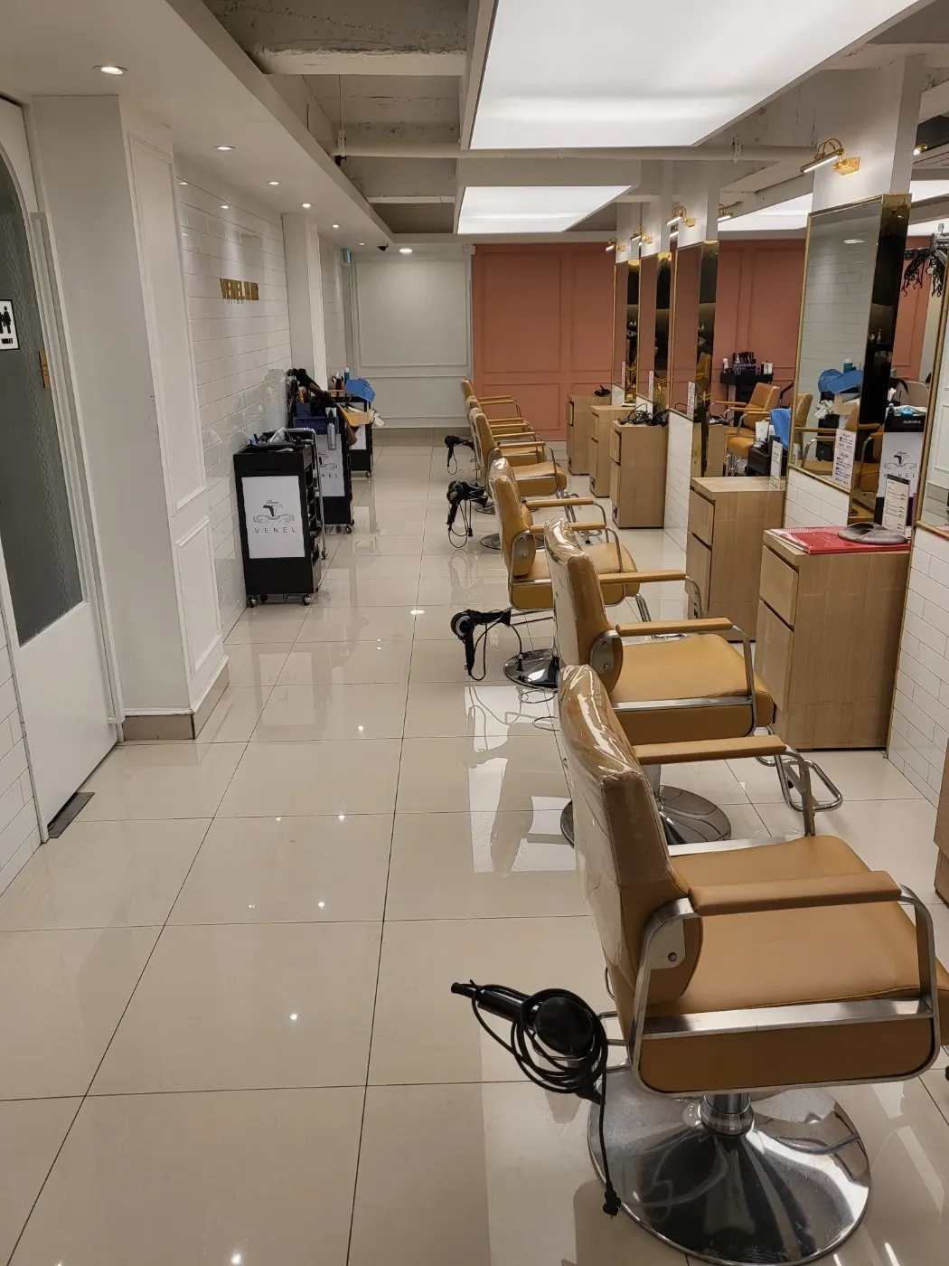 파주시 미용실청소 시공 현장 — 시술석 정리