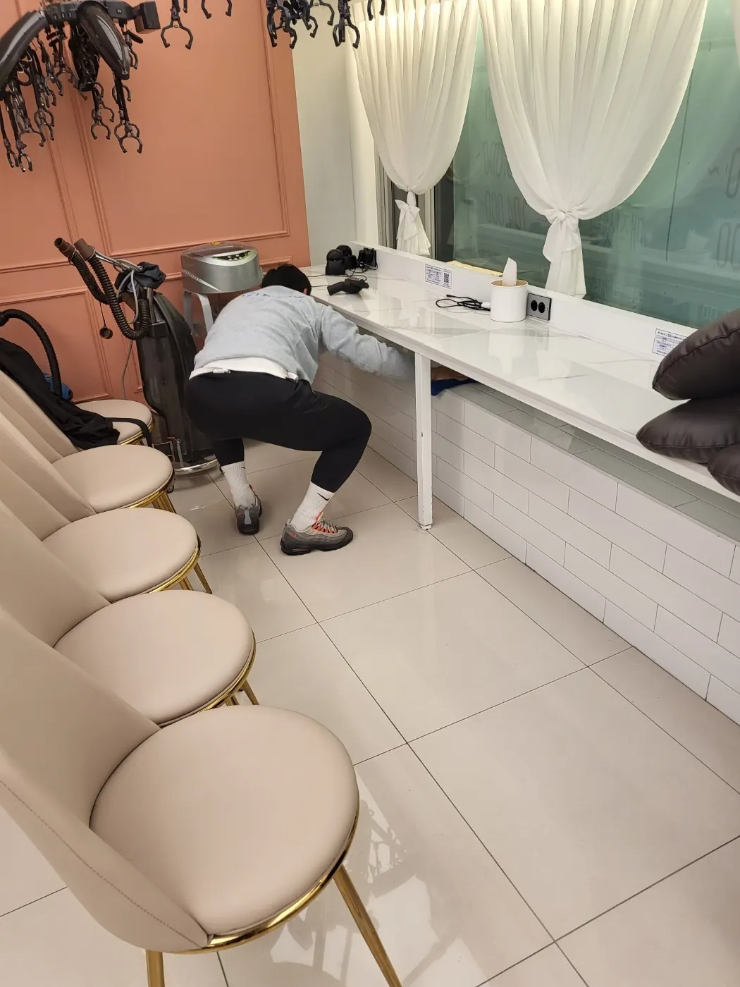 작업 진행 — 파주시 미용실청소 현장