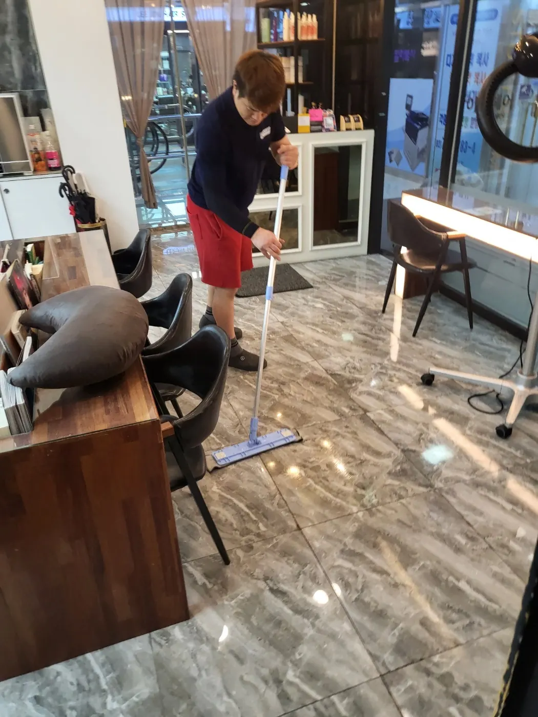 세정 진행 — 가평읍 미용실청소 현장