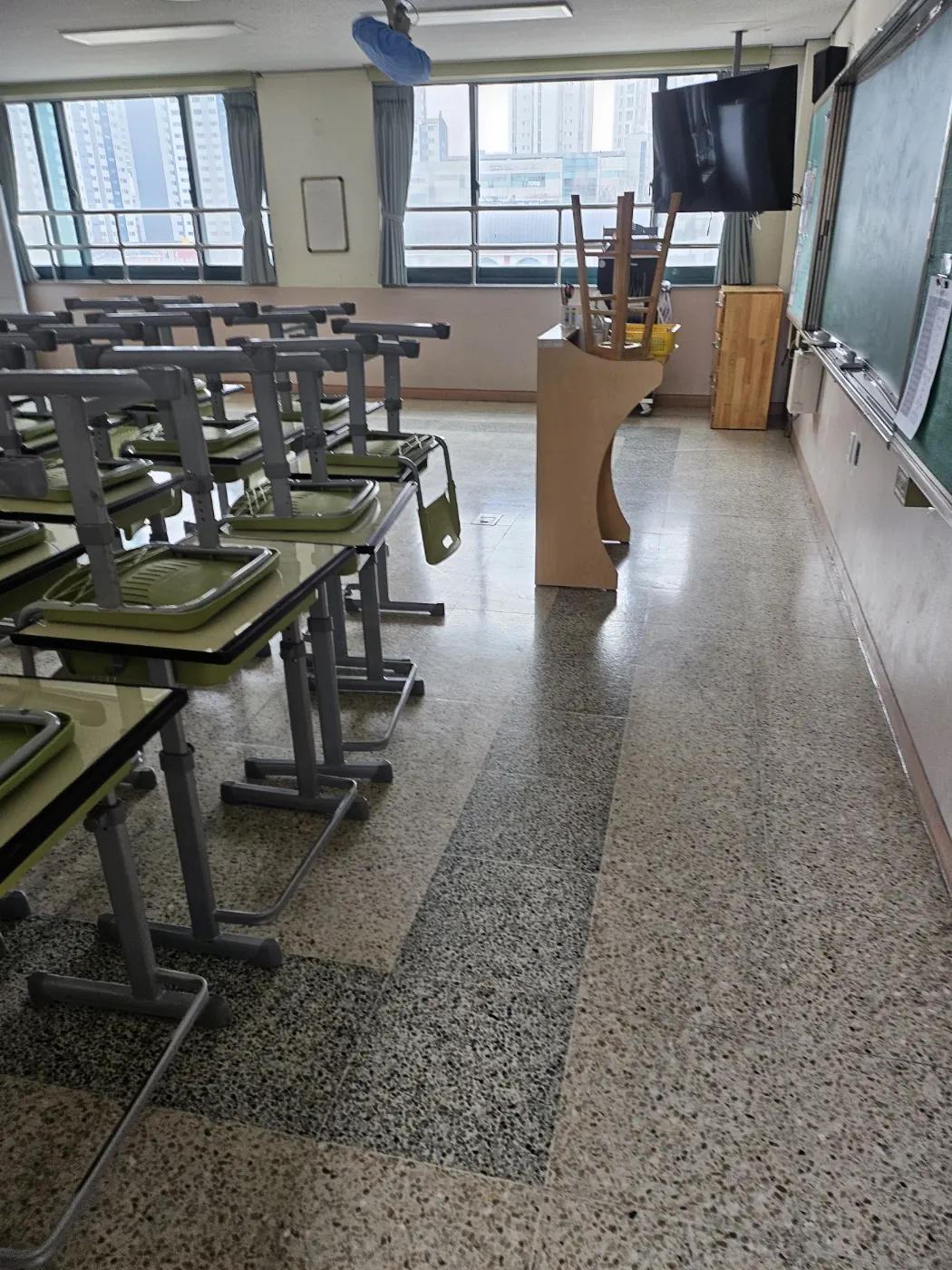 가평군 학교청소 시공 현장 — 교실 정리