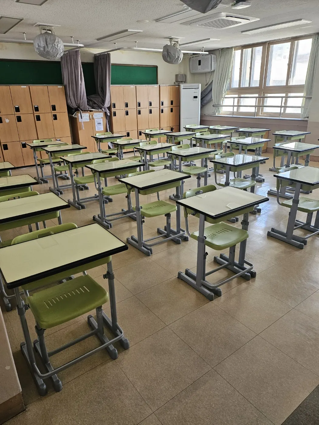 야동동 학교청소 시공 현장 — 교실 정리