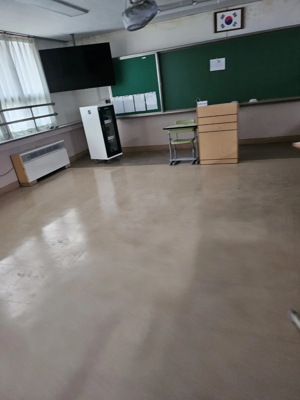 회암동 학교청소 시공 현장 — 교실 정리