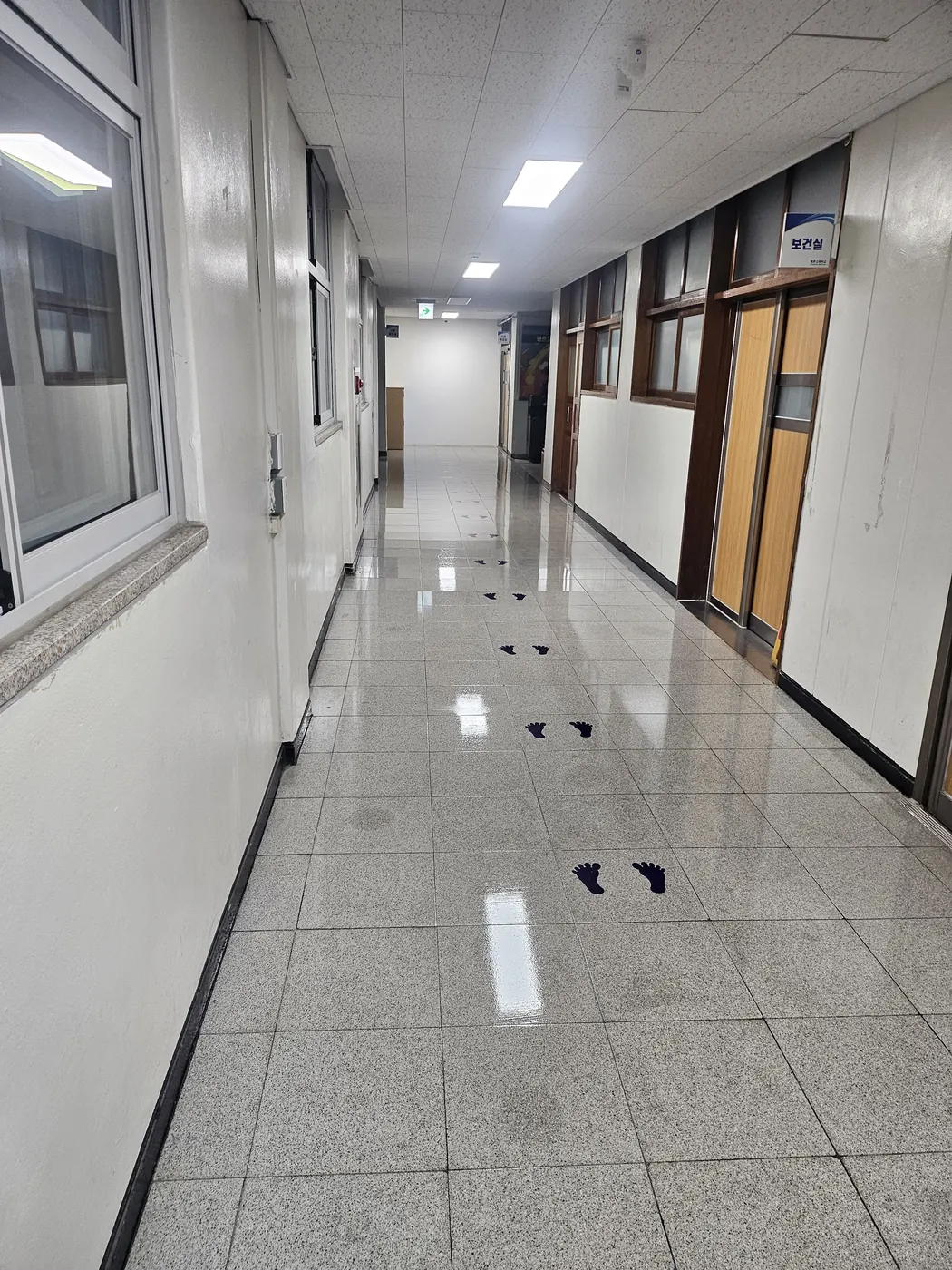 자일동 학교청소 시공 현장 — 복도 관리