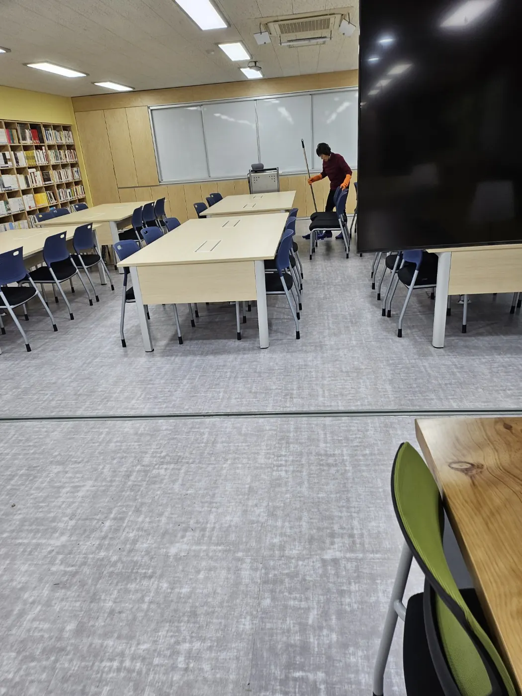 도서관 정리 — 의정부시 학교청소 현장