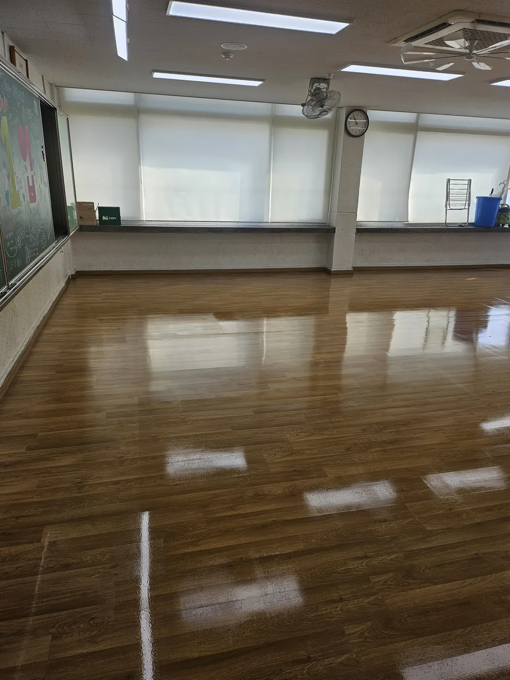 바닥 기계 세정 — 의정부시 학교청소 현장